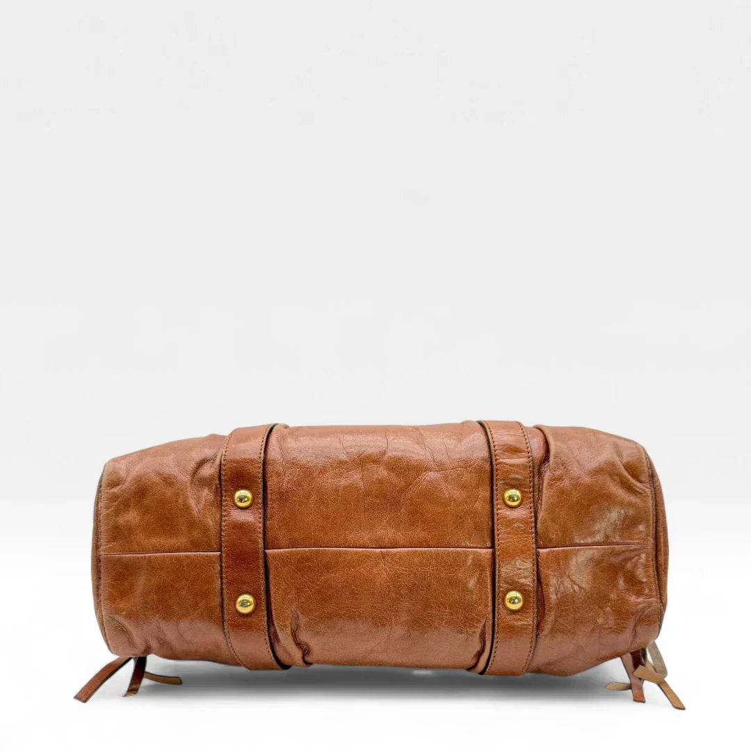 π Pre-owned Miu Miu handbag Vitello Lux with shoulder strap made of dark brown leather π