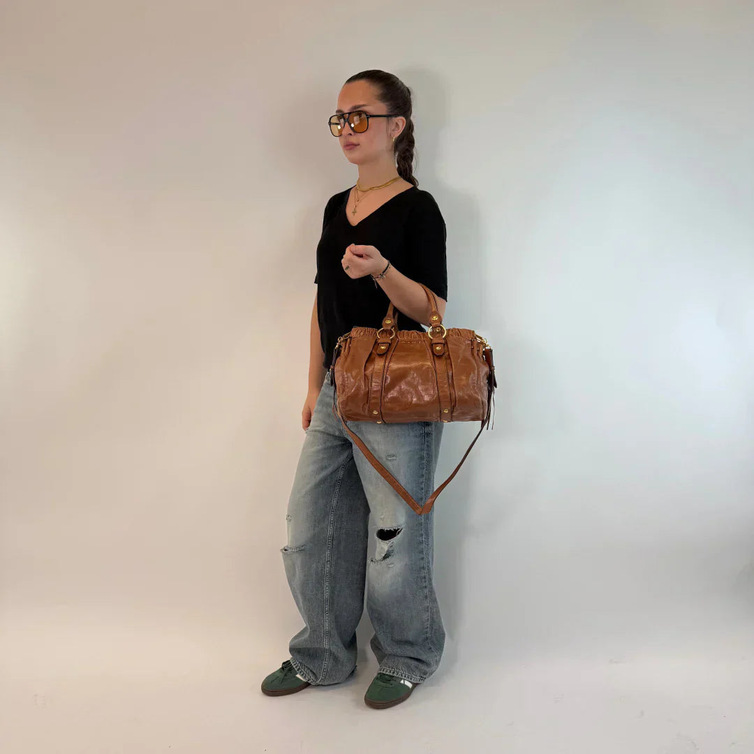 💎 Pre-owned Miu Miu handbag Vitello Lux with shoulder strap made of dark brown leather 💎