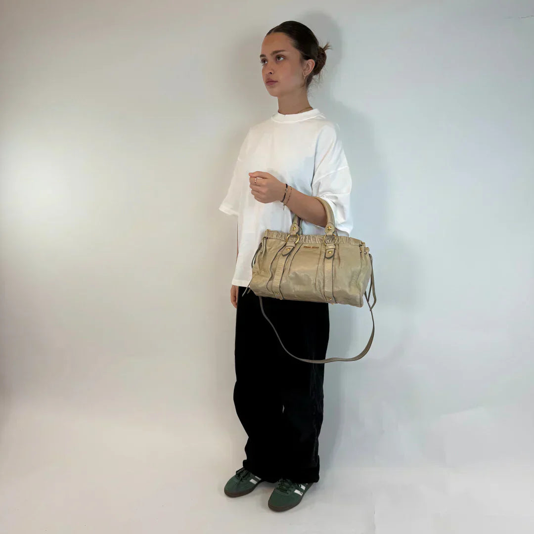 💎 Pre-owned Miu Miu handbag Vitello Lux with shoulder strap made of beige leather 💎