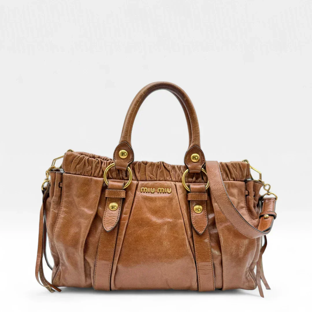 💎 Pre-owned Miu Miu handbag Vitello Lux with shoulder strap made of dark brown leather 💎