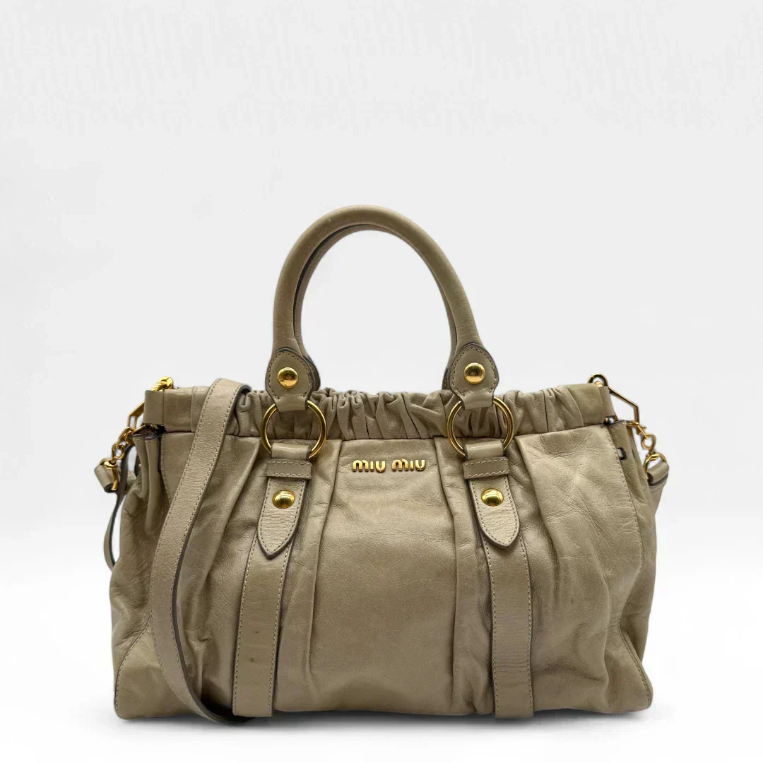 💎 Pre-owned Miu Miu handbag Vitello Lux with shoulder strap made of beige leather 💎