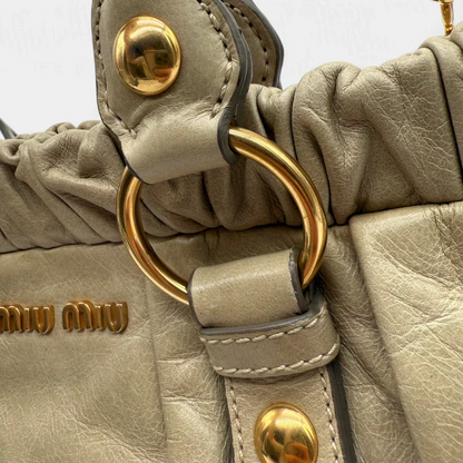 💎 Pre-owned Miu Miu handbag Vitello Lux with shoulder strap made of beige leather 💎