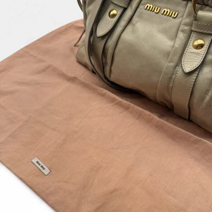 💎 Pre-owned Miu Miu handbag Vitello Lux with shoulder strap made of beige leather 💎