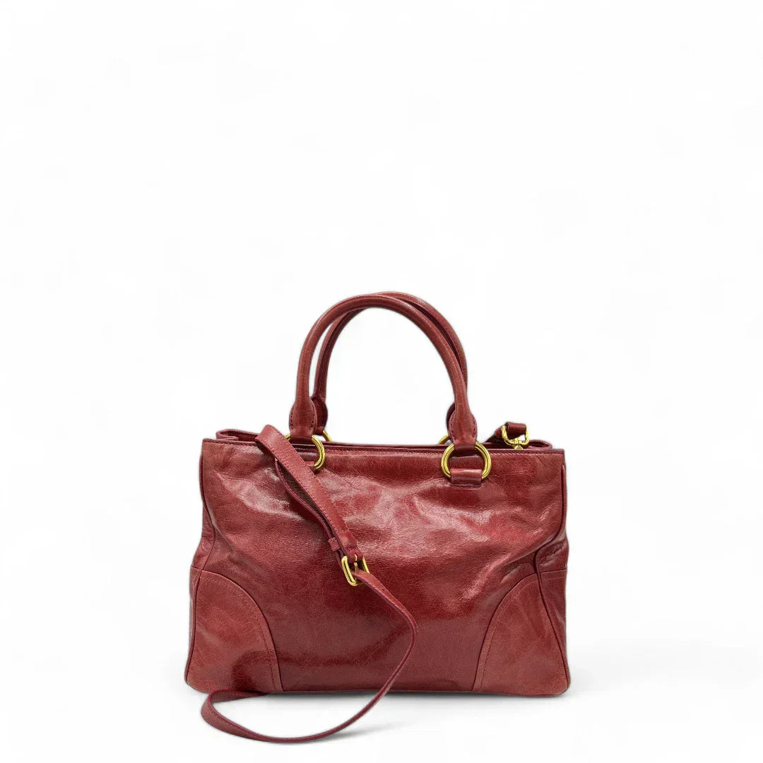 Miu Miu handbag Vitello Shine with shoulder strap made of red leather