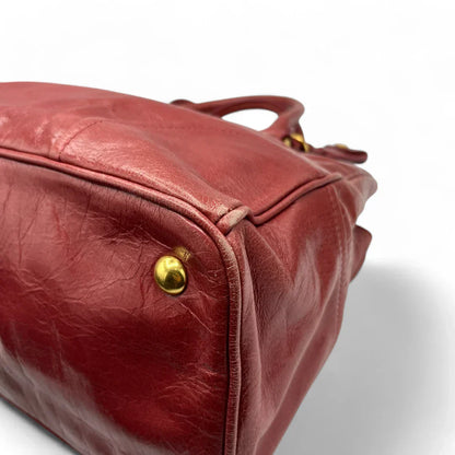 Miu Miu handbag Vitello Shine with shoulder strap made of red leather