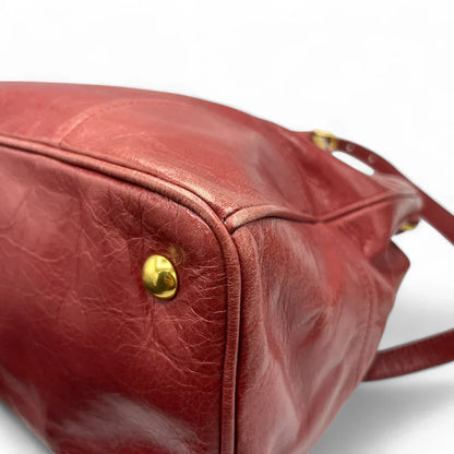 Miu Miu handbag Vitello Shine with shoulder strap made of red leather