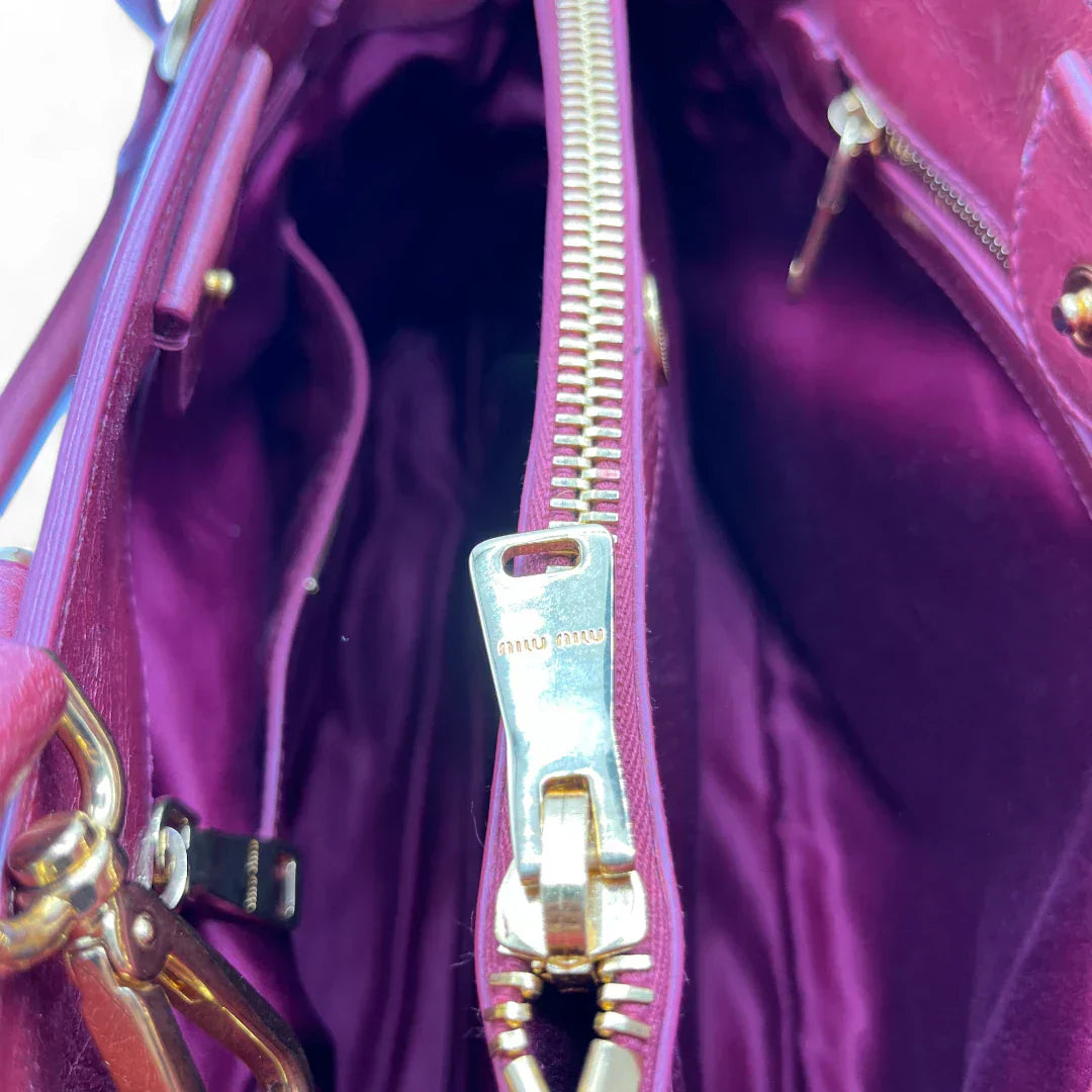 Miu Miu handbag Vitello Shine with shoulder strap made of red leather