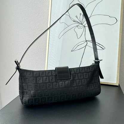 Beautiful Y2K Vintage Fendi Baguette