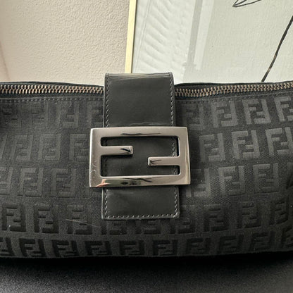 Beautiful Y2K Vintage Fendi Baguette
