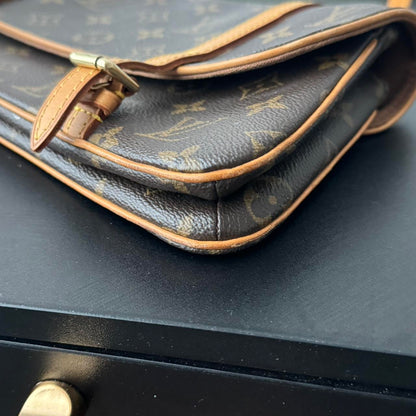Beautiful Vintage Louis Vuitton Marelle MM – AMAZING Condition!
