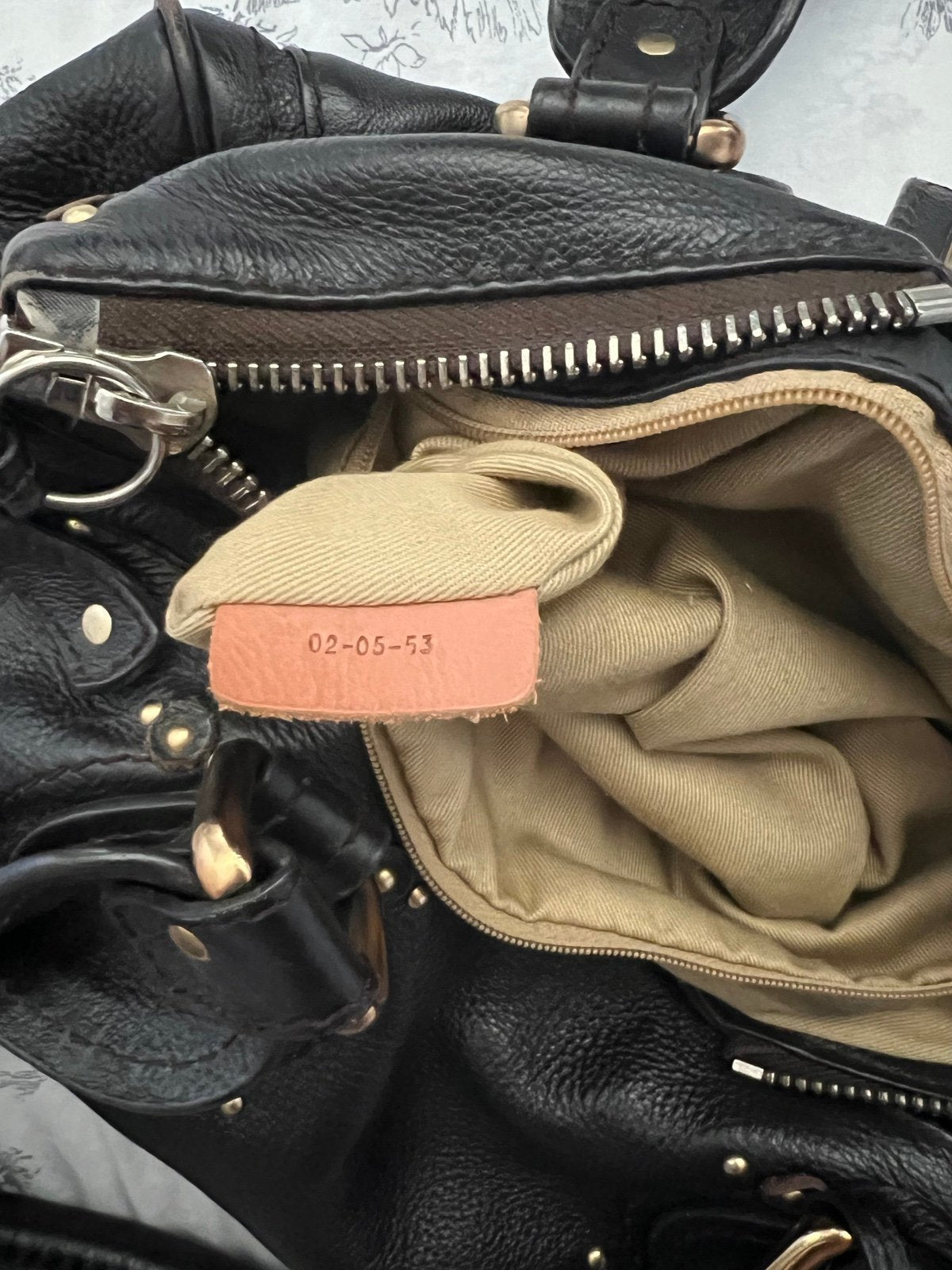 💎 Pre-owned Black Chloé Paddington Bag – Gold Hardware 💎
